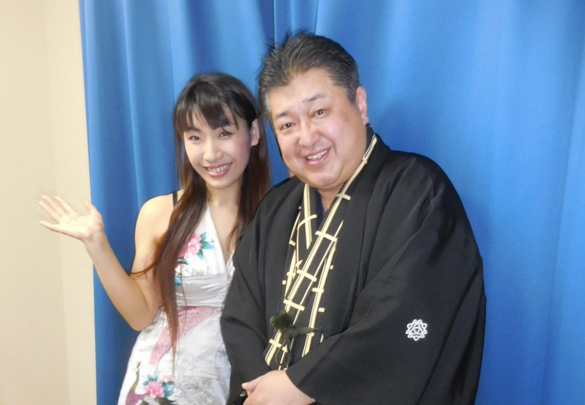 富山きときと寄席　女性マジシャン派遣