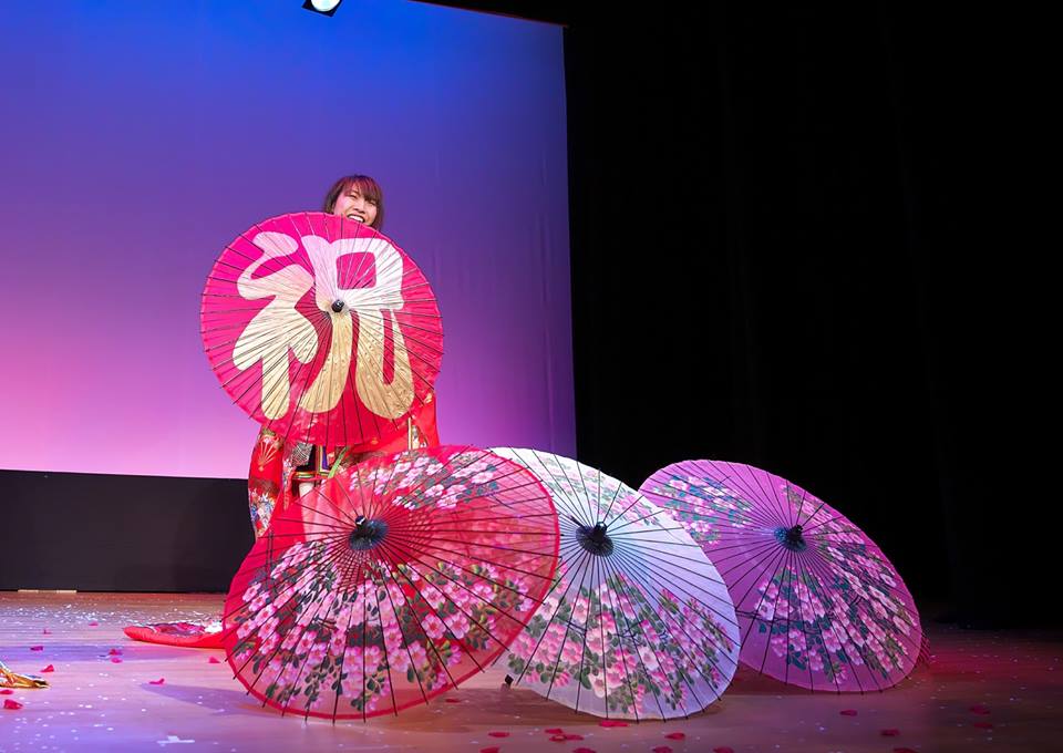 大阪　文楽劇場で和風マジック