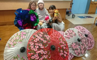 お花茶屋・介護老人保健施設でお笑いマジック