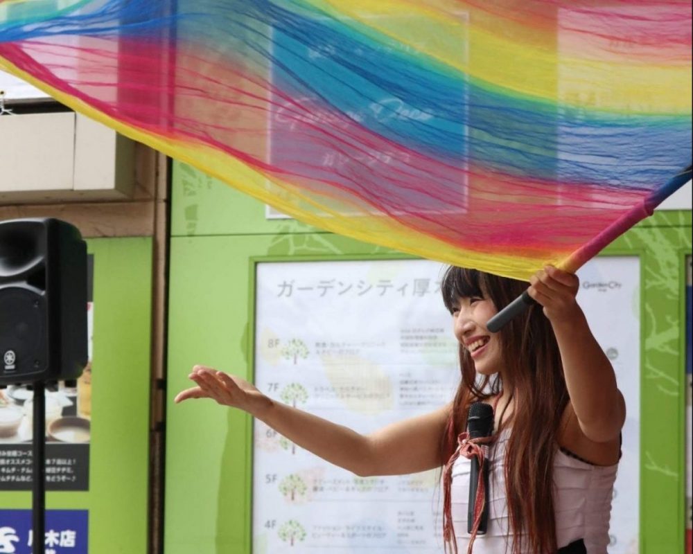 にぎわい爆発！あつぎ国際大道芸でマジック