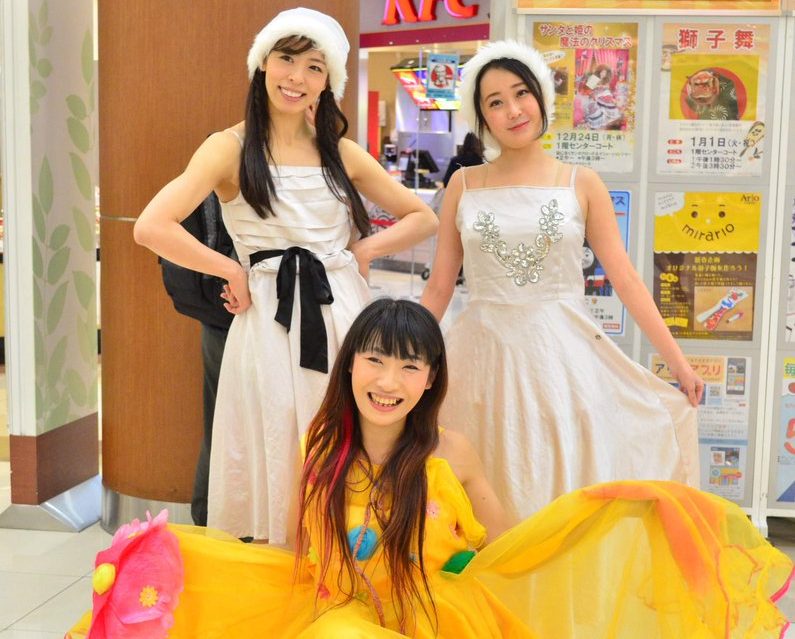 アリオ川口様にてクリスマスイベントでイリュージョンマジックショー