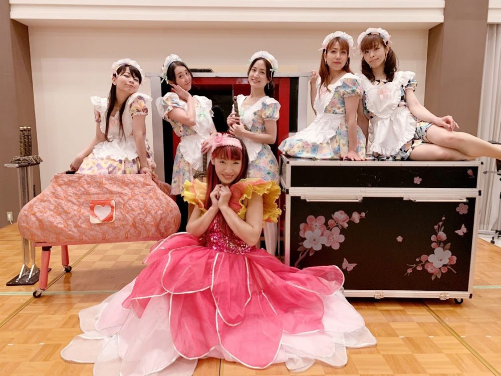 女性マジシャン　イリュージョンマジックショー