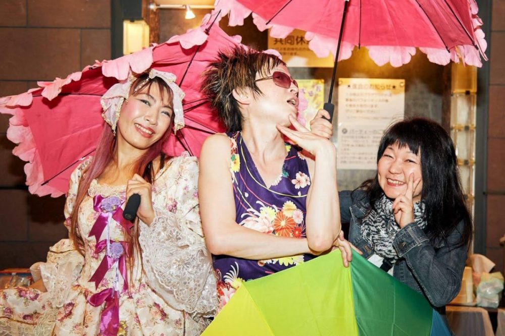 世田谷アートタウン「三茶DE大道芸」でマジックパフォーマンス1日目