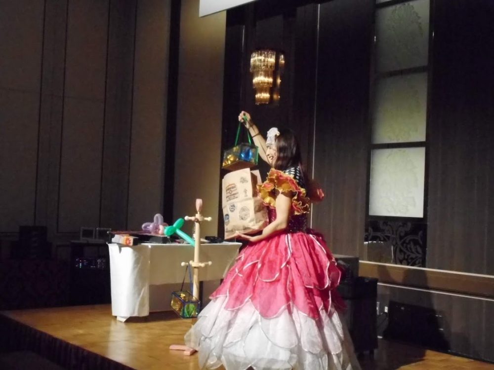 パレスホテル大宮様にて企業様創立記念パーティでマジック