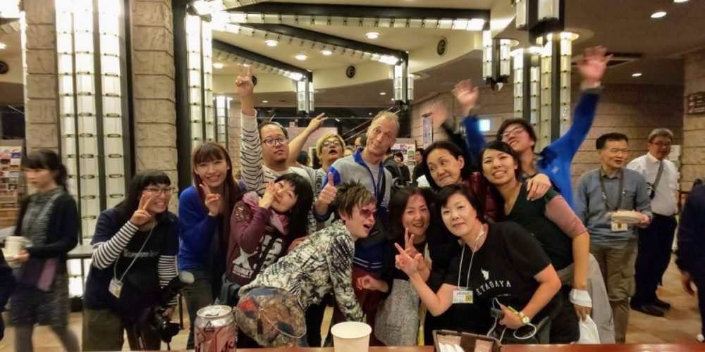 世田谷アートタウン「三茶de大道芸」でマジックパフォーマンス2日目