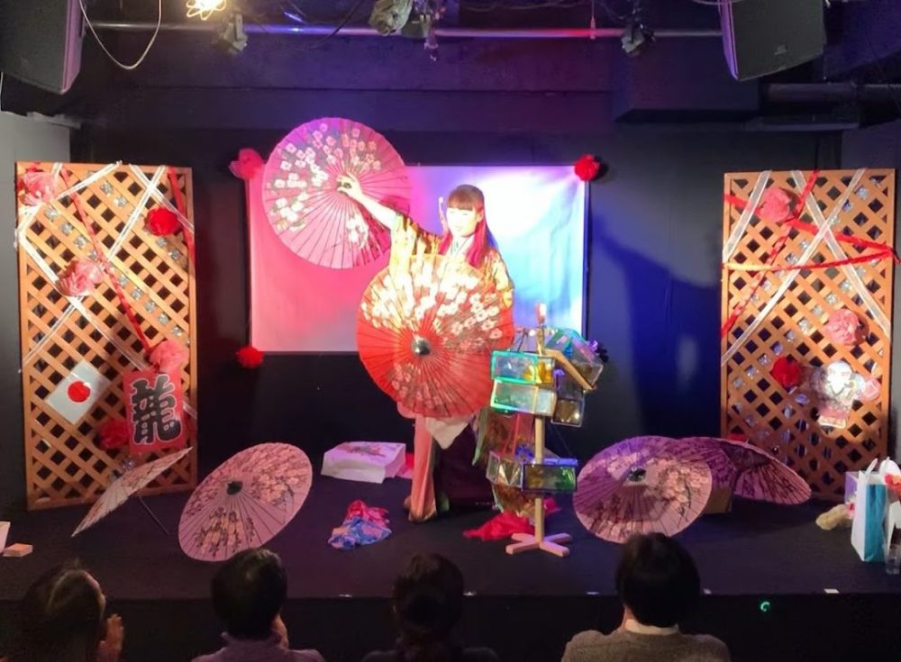 四谷三栄町LIVE「新春インプロライブ２０１９」にてサプライズで和風マジック