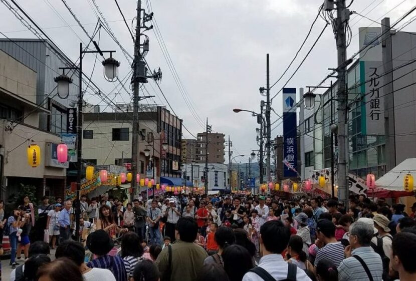 秦野たばこまつり　大道芸パラダイスにてマジックパフォーマンス