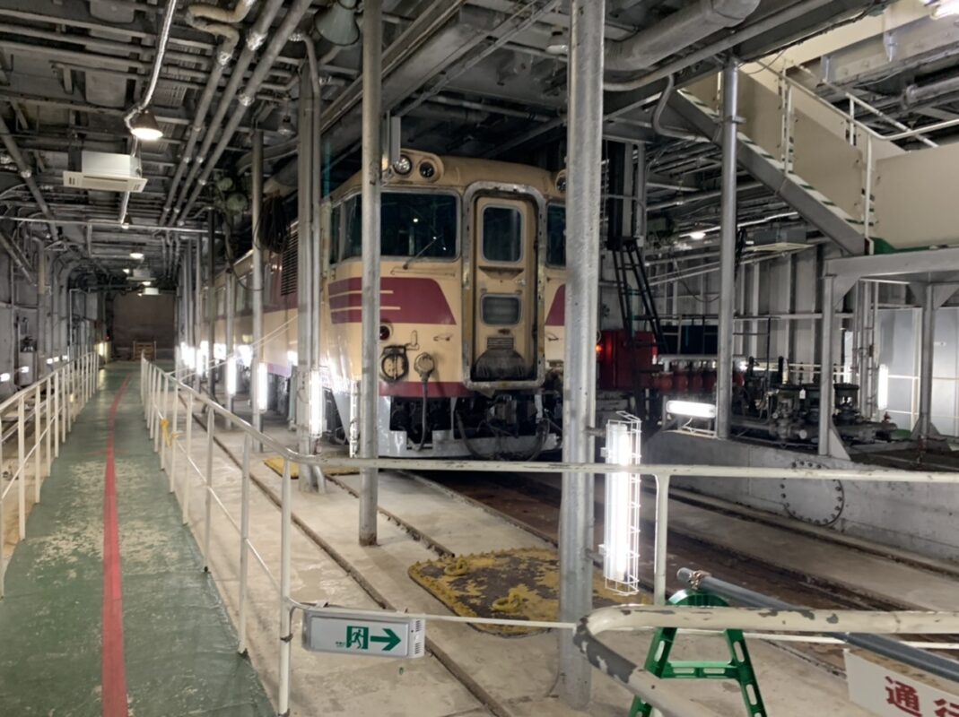 青森観光⑥　青函連絡船「八甲田丸」車両甲板 編