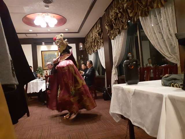 赤坂見附　中華レストランにて変面ショー