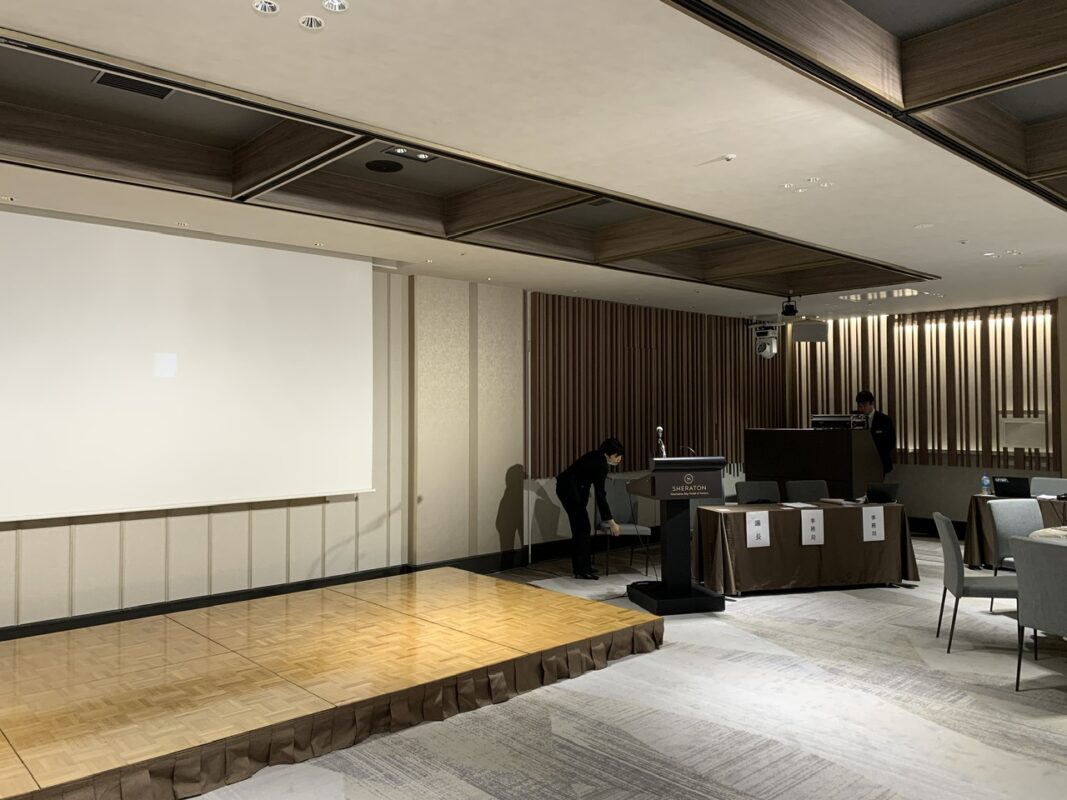 横浜　マジシャン