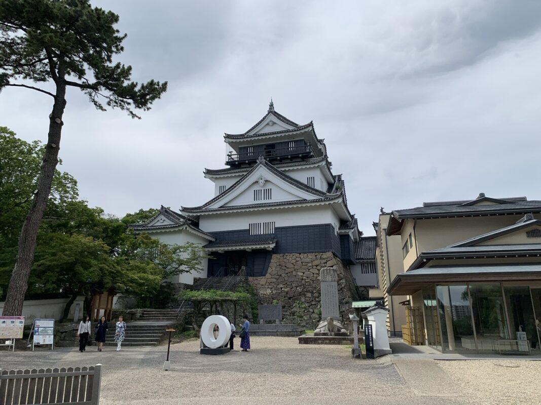 岡崎　マジシャン