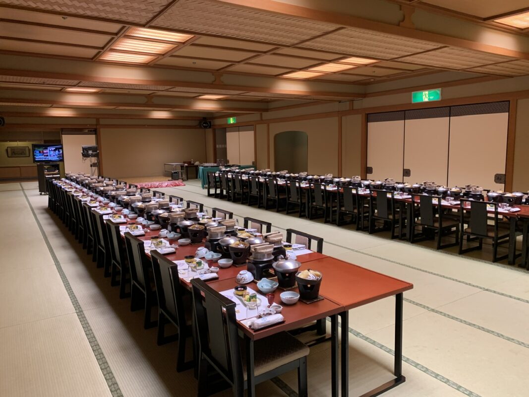 富山県・宇奈月温泉での社員旅行にて出張マジックショー