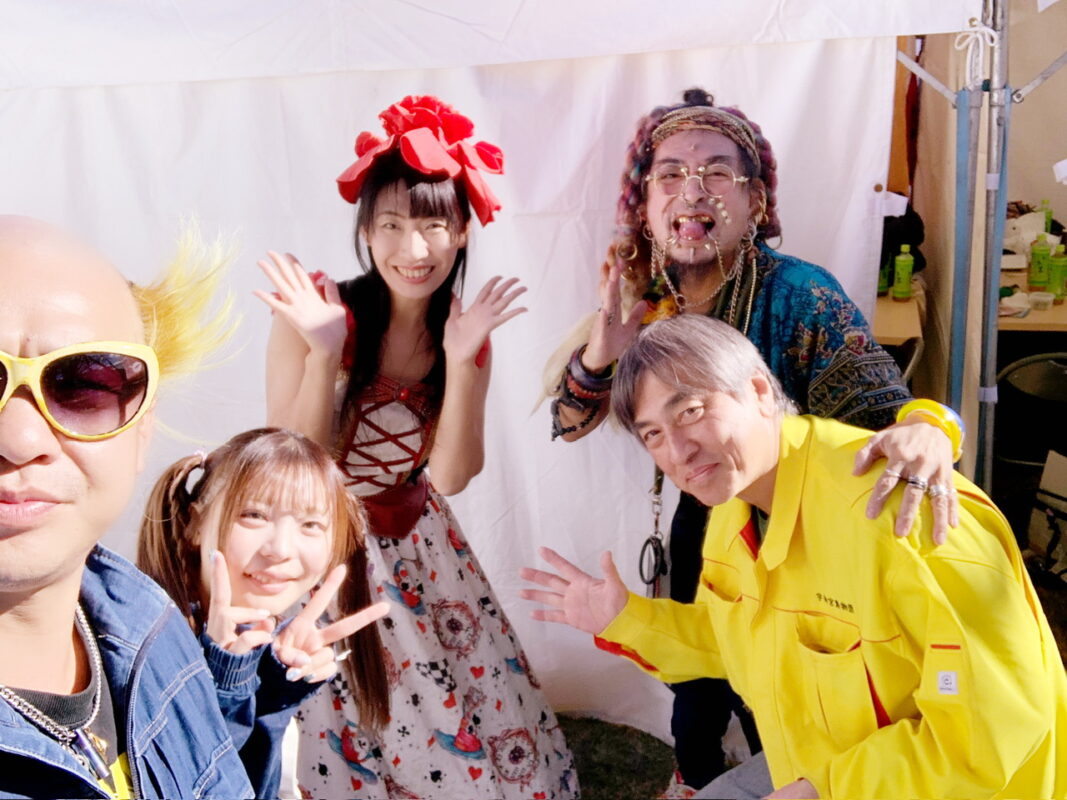 八幡山公園まつりで大道芸パフォーマンス