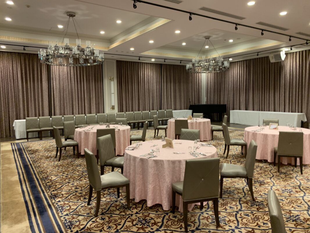 新潟県見附市　クリスマス例会で変面魔術ショー