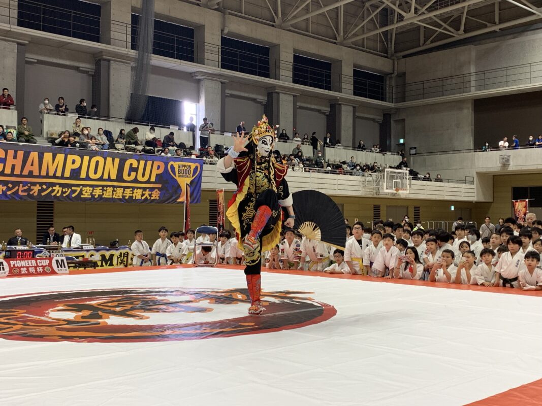東京都葛飾区　空手大会で変面師派遣