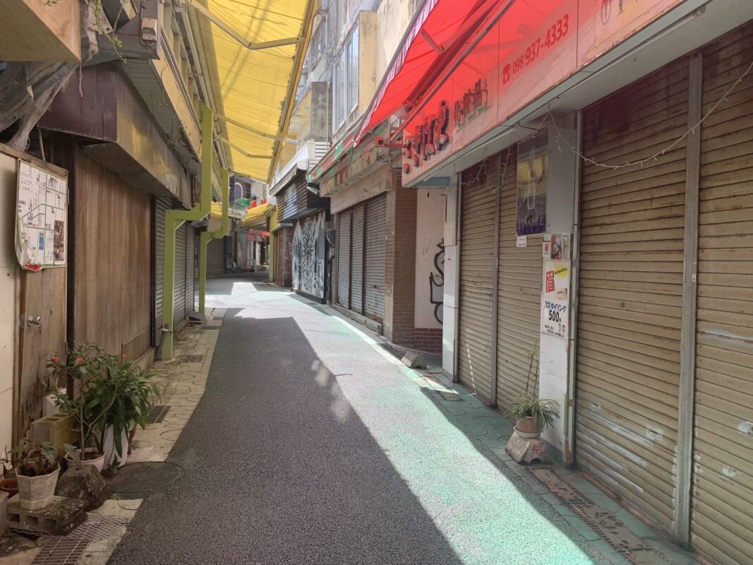 マジシャン 沖縄旅　沖縄市・コザ銀天街